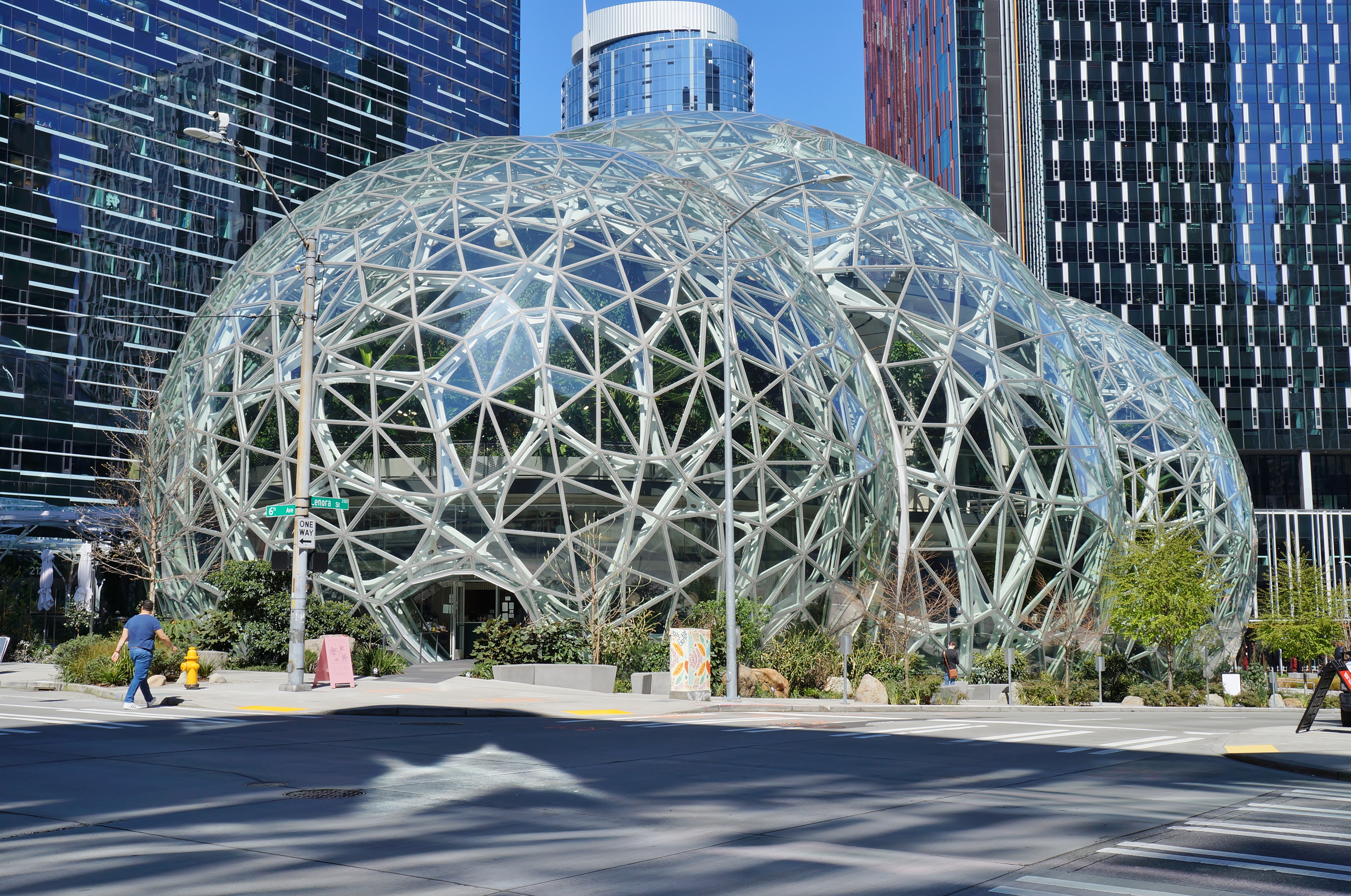 AWS Reacceleration Fuels Amazon's Q1 Earnings Beat as EPS More Than Doubles