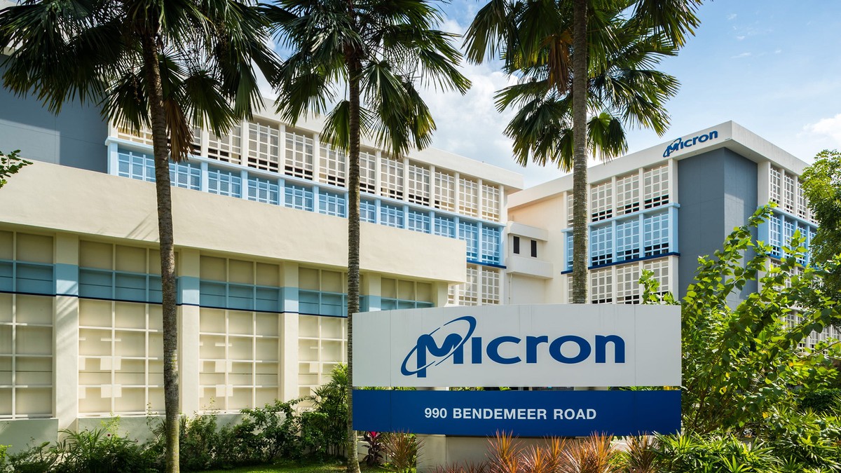 Micron at 7.3x Forward PE: The Insanely Cheap AI Stock Analysts Still Don't Get