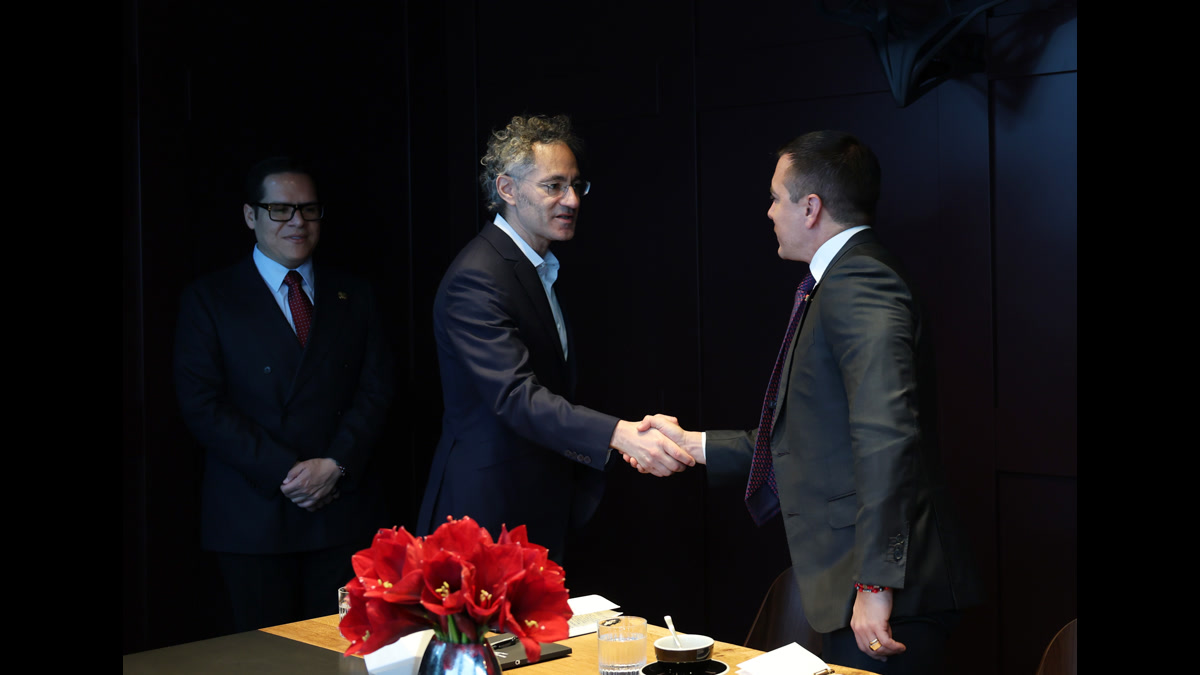 Palantir Grew Revenue 85% and Raised Guidance — So Why Is PLTR Down 26% YTD?
